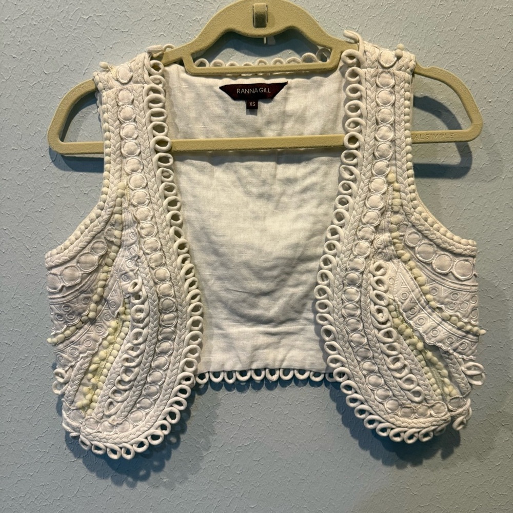 Ranna Gill Cream Embroidered Top